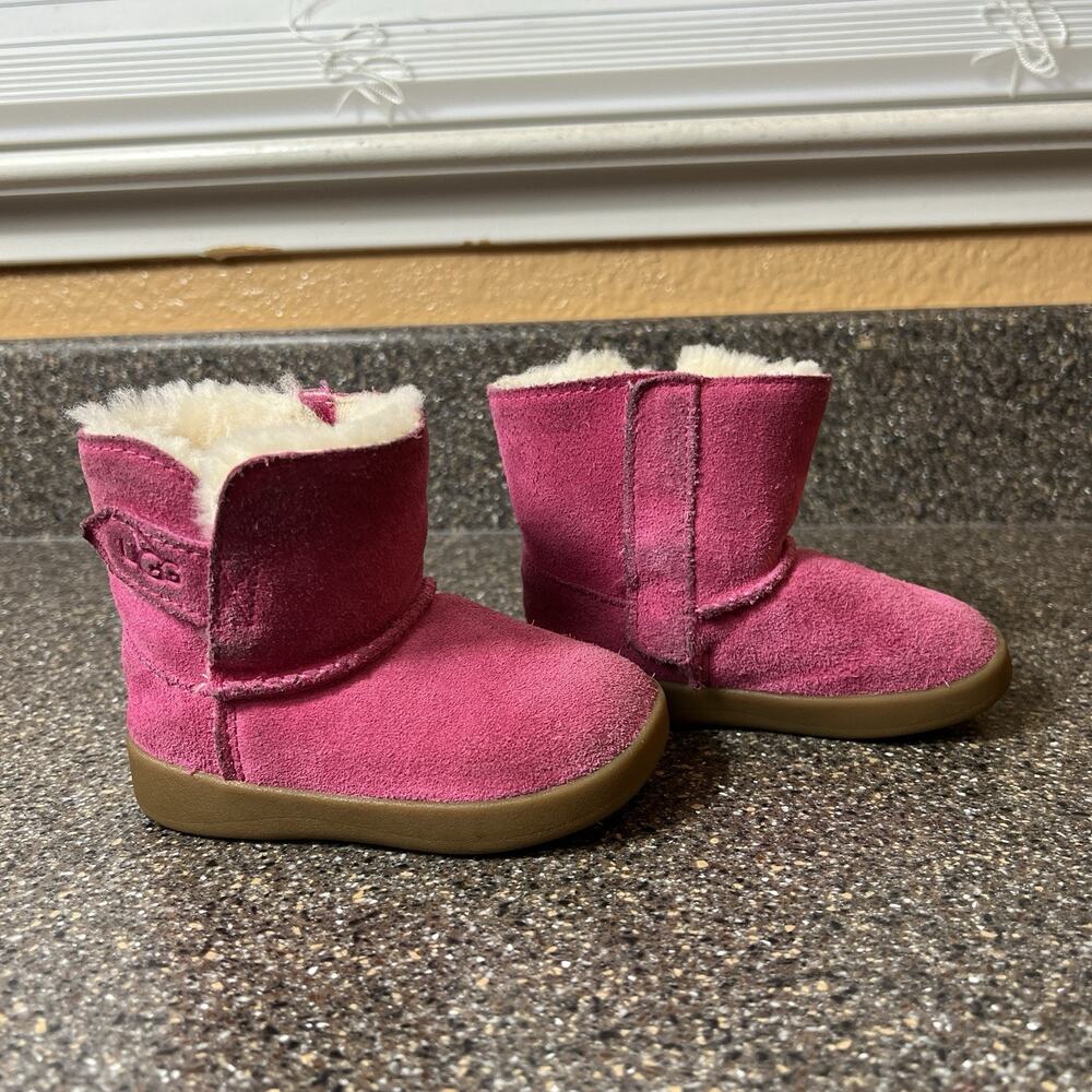 Ugg Little Kids Girls Infant 4/5 Classic Pink Suede Mid Top Winter Boots Snap On